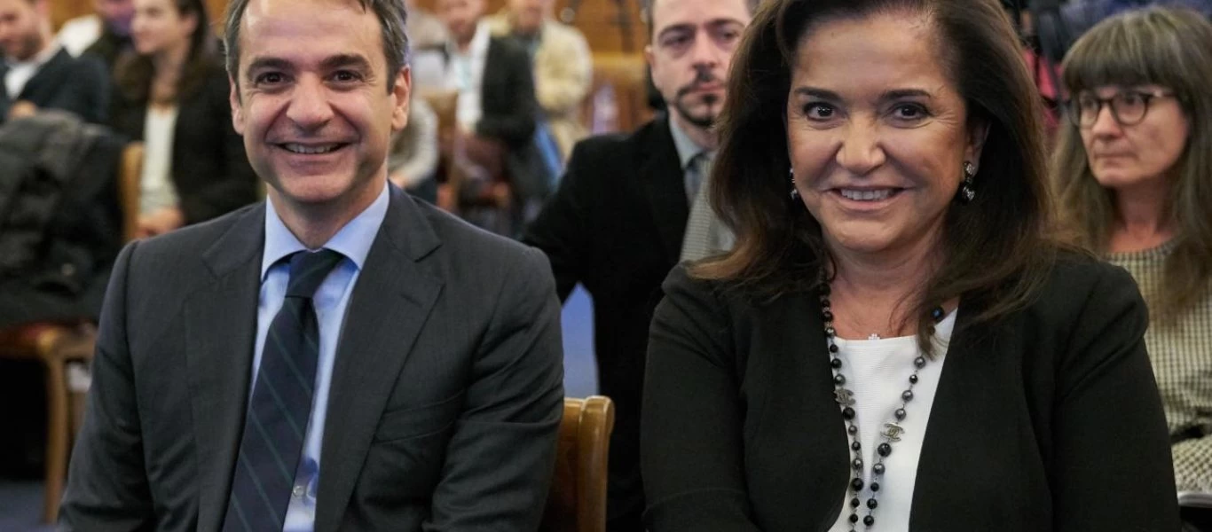 Απίστευτο: Η Ντ.Μπακογιάννη έδωσε εντολή στους ειδικούς να μην μιλάνε για τις παρενέργειες του εμβολίου της AstraZeneca!